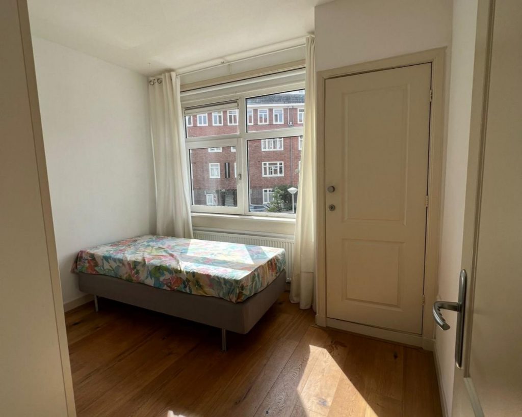 Kamer - Paramariboplein - 1058AS - Amsterdam